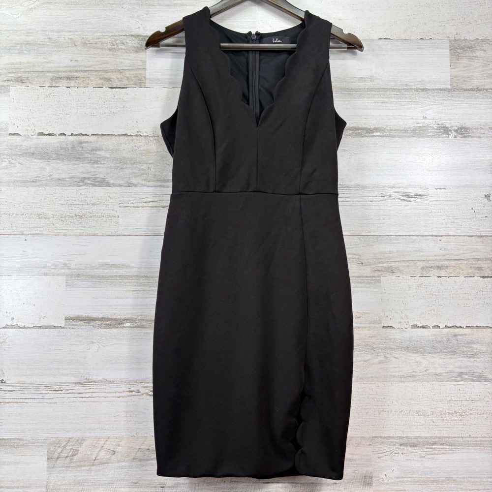 Lulus Cocktail Dress Womens Medium Black Scalloped V-Neck Slit Chic LBD Glam